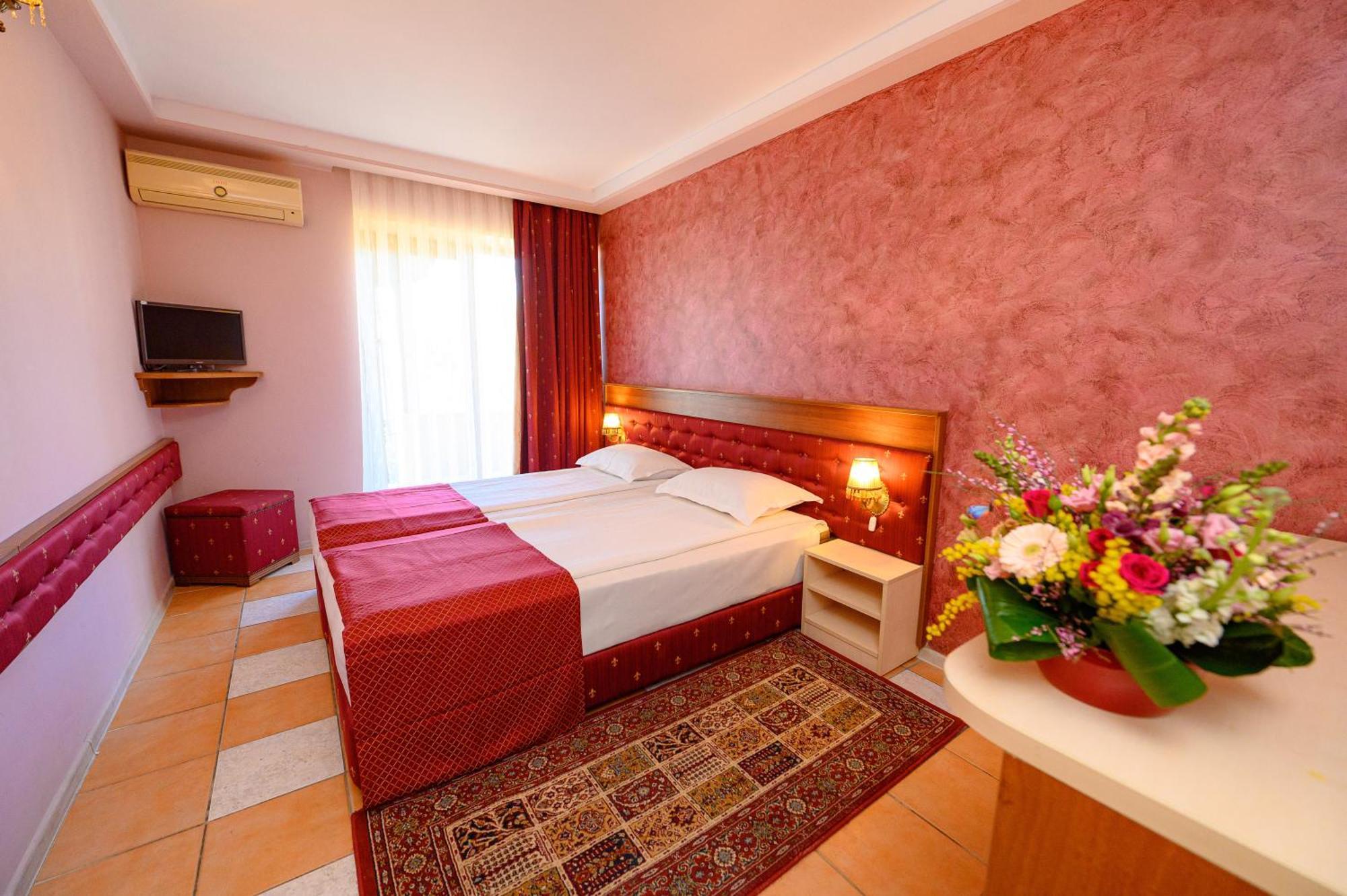 Hotel Iris-Mimoza Jupiter Kültér fotó