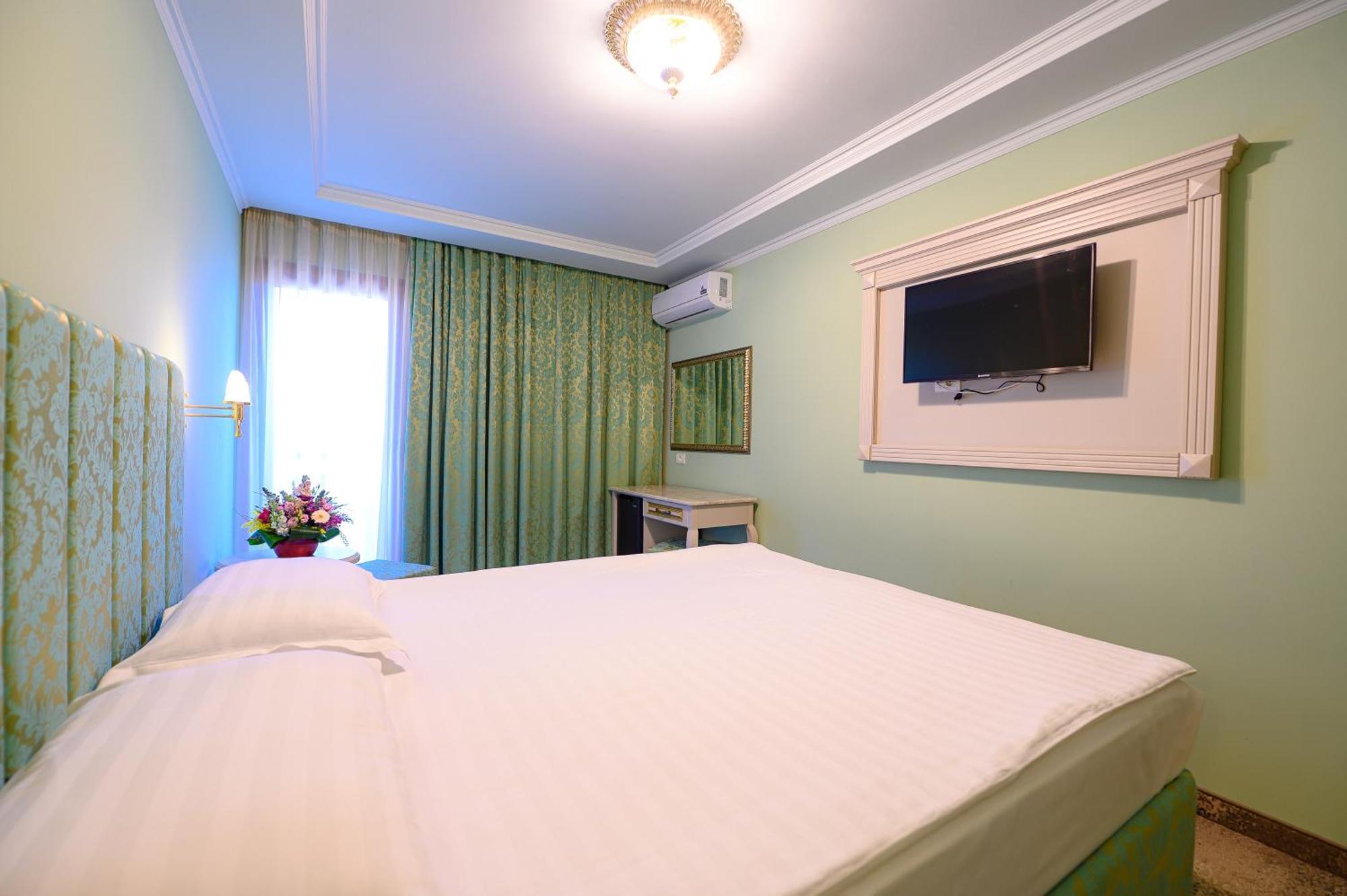 Hotel Iris-Mimoza Jupiter Kültér fotó