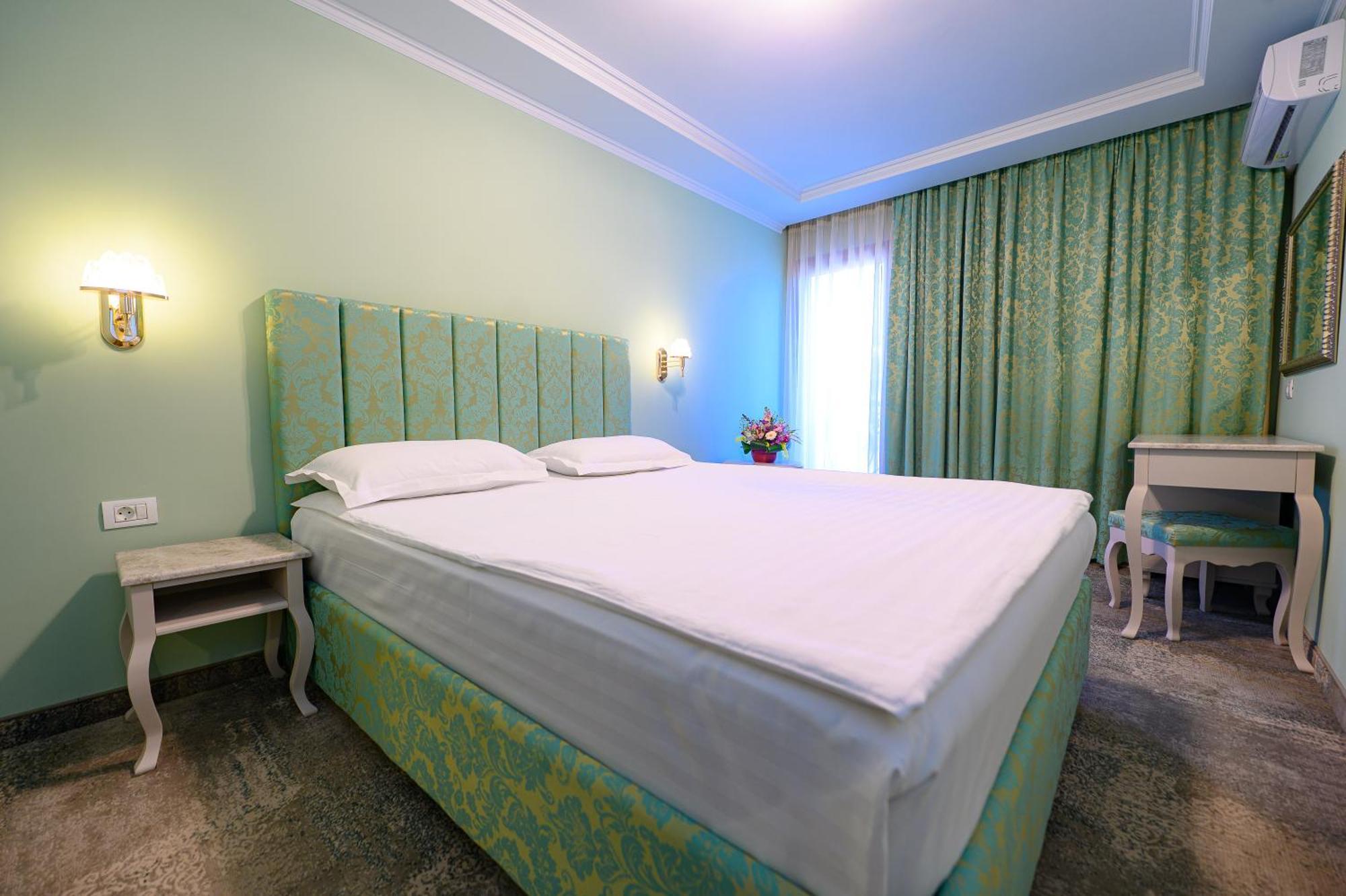 Hotel Iris-Mimoza Jupiter Kültér fotó