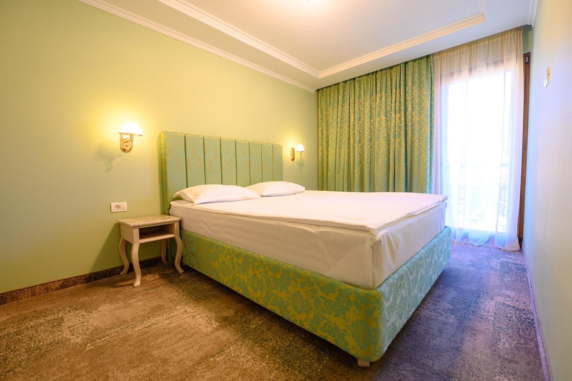 Hotel Iris-Mimoza Jupiter Kültér fotó