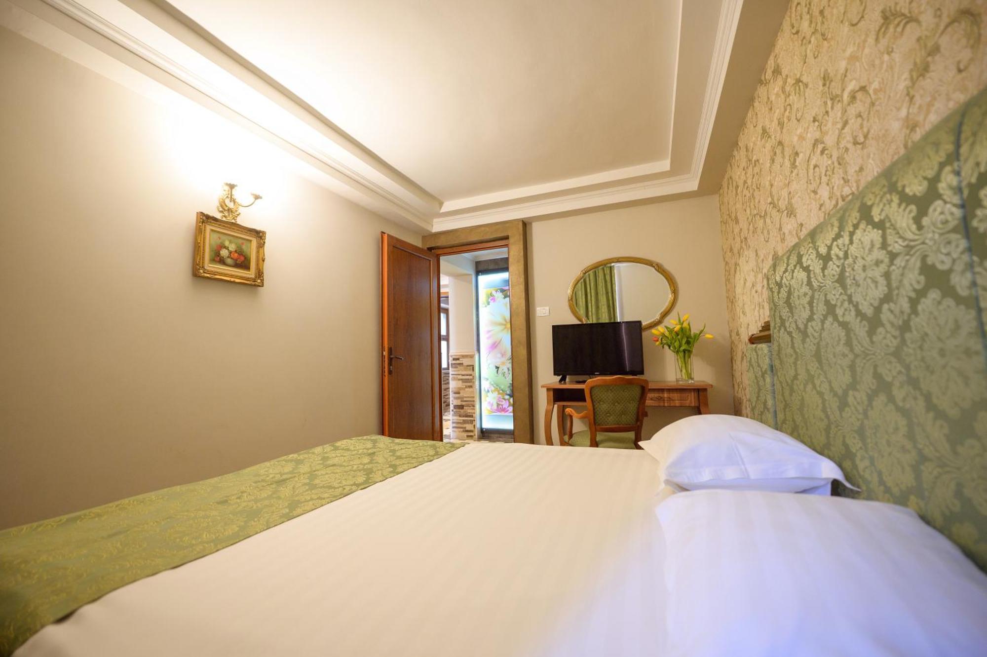 Hotel Iris-Mimoza Jupiter Kültér fotó