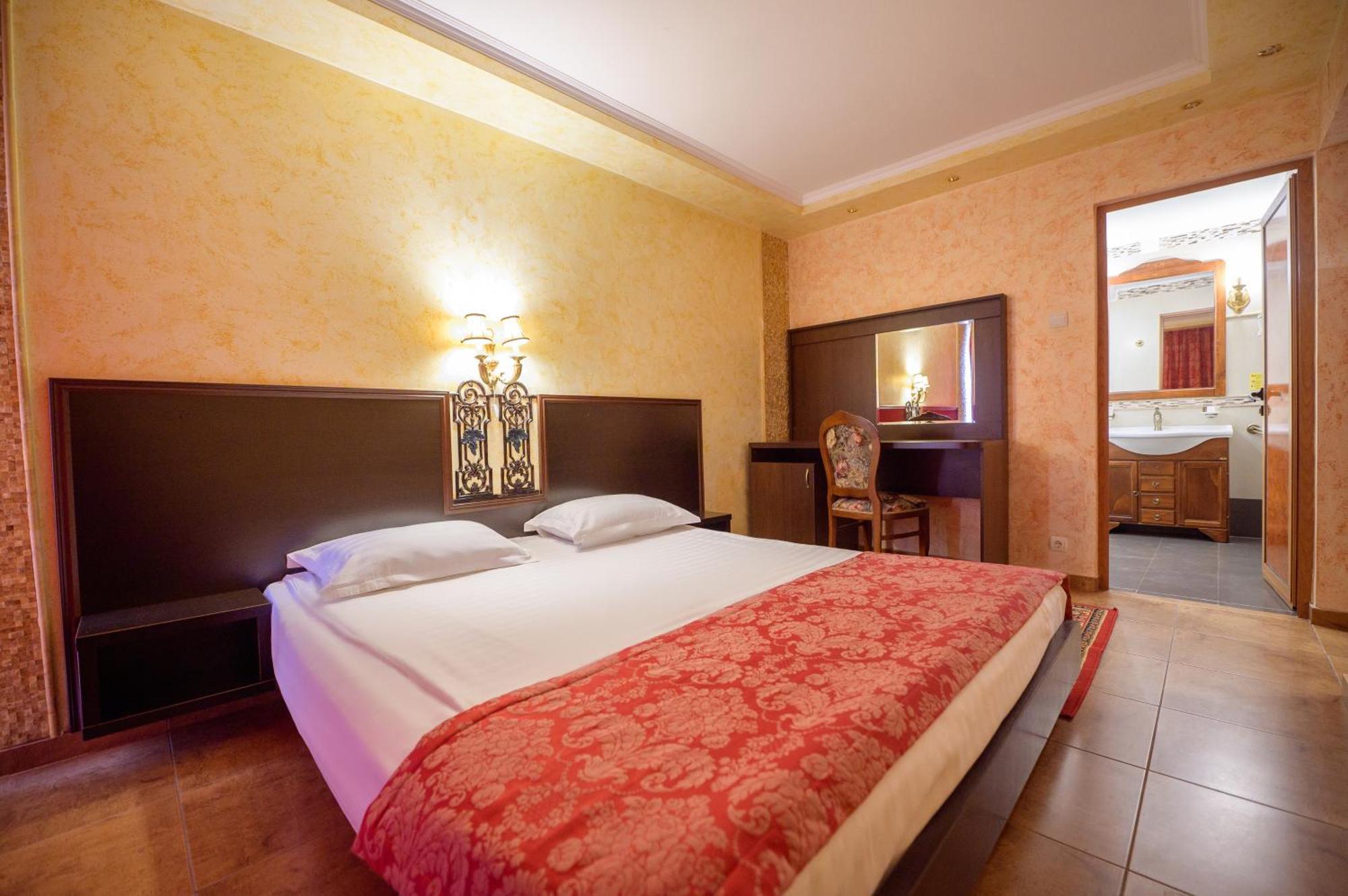 Hotel Iris-Mimoza Jupiter Kültér fotó